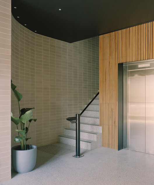 High Street Apartments / Gardiner Architects — Фотография интерьера, ванная комната