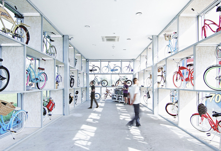 Во Всемирный день велосипеда: 22 вдохновляющих архитектурных велосипедных проекта — изображение 6 из 32