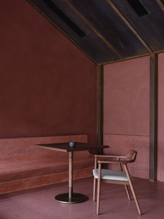 Кофейня в парке Люксун / Дизайнерское бюро SHISO - Фотография интерьера, Стул