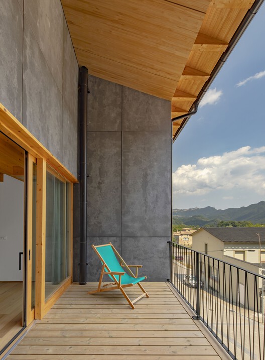 Два дома в Видре/Sau Taller d'Arquitectura - фотография интерьера, забор, перила, палуба, балка