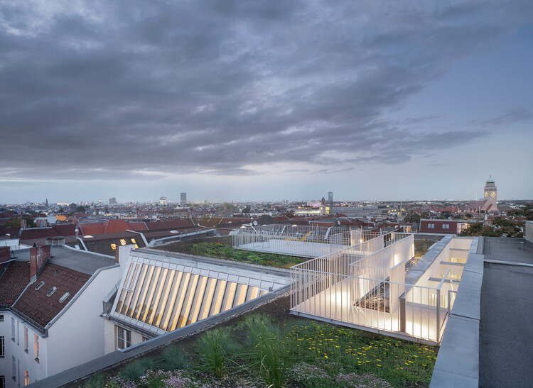 Крыша с 20 бетонными ребрами / Atelier Zafari — изображение 4 из 14