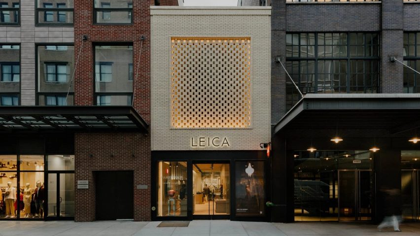 Магазин Leica с решетчатым фасадом