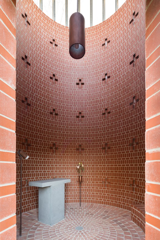 Часовня Святого Антония Падуанского во Фриштаке / Karel Filsak Architects — изображение 4 из 15