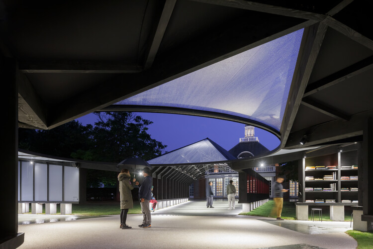 23-й змеевидный павильон, спроектированный Минсуком Чо, откроется для публики 7 июня 2024 года — изображение 4 из 7