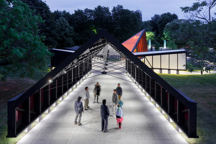 23-й змеиный павильон, спроектированный Минсуком Чо, откроется для публики 7 июня 2024 года — изображение 6 из 7