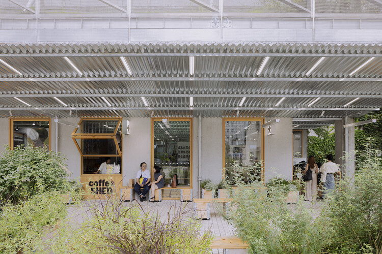 coffea SHED Columbia Circle Store / kooo Architects - Экстерьерная фотография, Стул, Фасад, Сад
