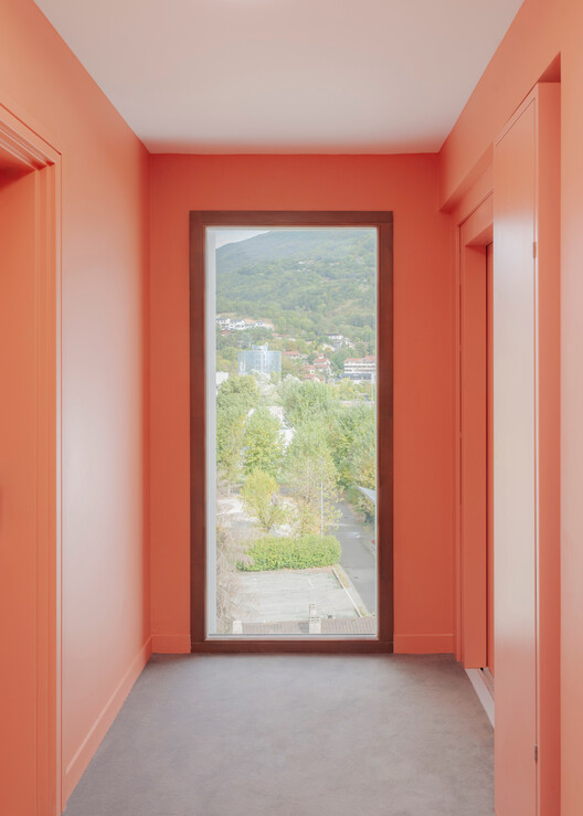 Scala Housing / AQMA – Фотография интерьера, окна