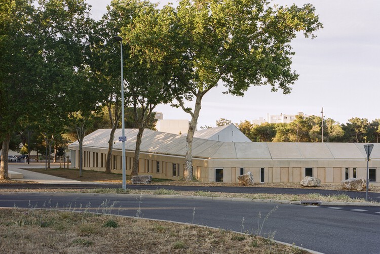 Школьная группа Сэмюэля Пэти / Ateliers OS Architects - Фотография экстерьера, фасада
