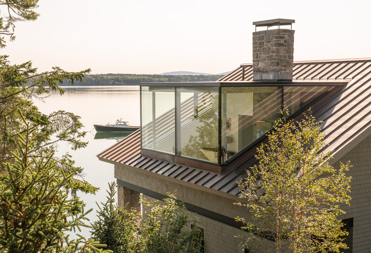 Старый яхт-клуб / Elliott Architects — фотография экстерьера, окна