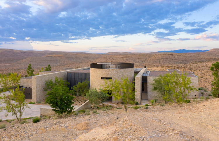 Использование тепловой массы для устойчивого развития: 4 жилых проекта в пустынях США — изображение 11 из 13