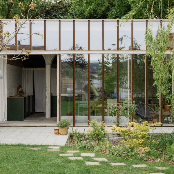 Ателье Janda Vanderghote создает «безмятежную» садовую студию в Генте