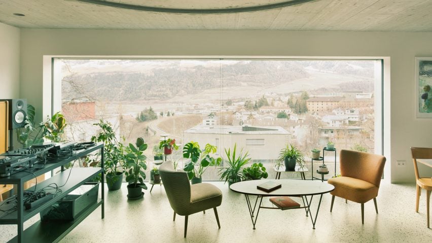 Вид из интерьера квартиры от Messner Architects