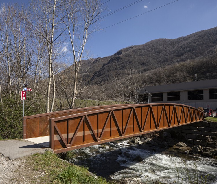 Реконструкция пешеходного и велосипедного пешеходного моста Меццовико / Enrico Sassi Architetto — изображение 7 из 23
