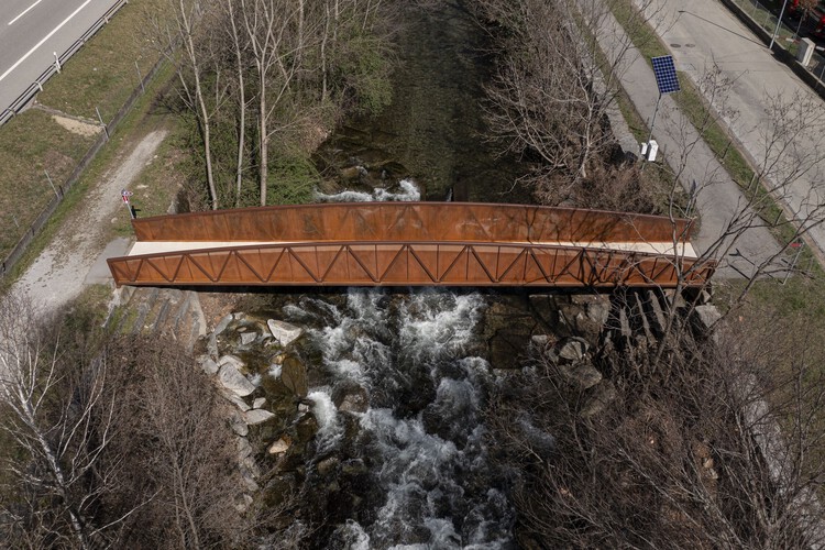 Реконструкция пешеходного и велосипедного пешеходного моста Меццовико / Enrico Sassi Architetto — изображение 3 из 23