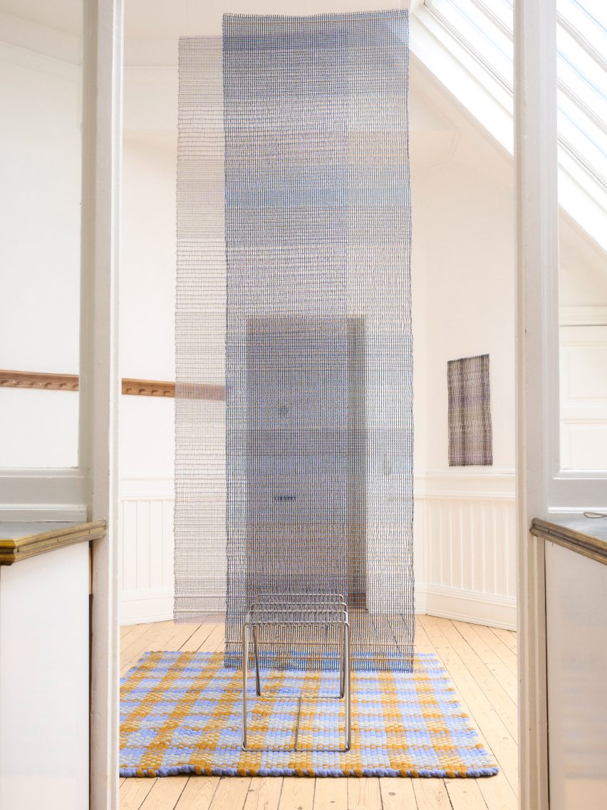 Текстиль Plain Weavers и ковер Лизы Дарланд на выставке NoDe House of Nordic Design