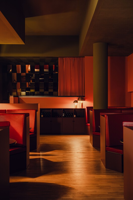 Ресторан Beefclub «Огонь и соль» / Ester Bruzkus Architekten — Изображение 13 из 25