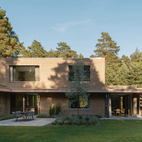 Йохан Сундберг создает «уютный дом с современными идеями» в Швеции