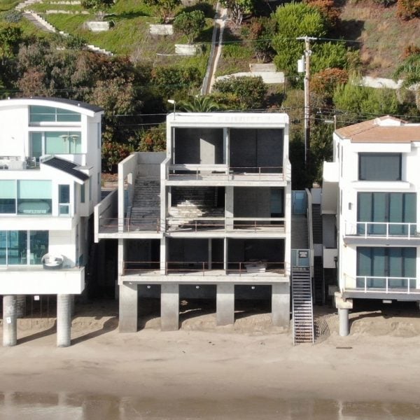 Вы разобрали пляжный дом Тадао Андо в Малибу и вернули его структуру