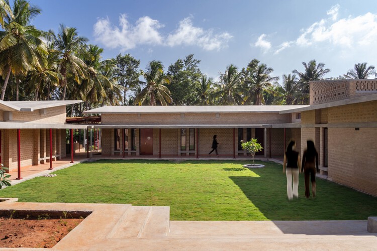 Центр органических исследований и обучения / Seipal & Raje Architects - Экстерьерная фотография, фасад
