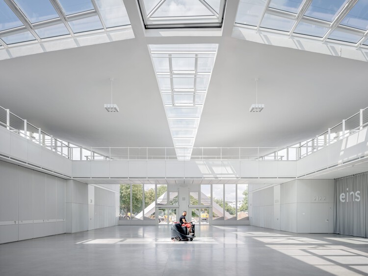 Зал здания Hyparschale – реконструкция и консервация/gmp Architects – внутренняя фотография, освещение, окна