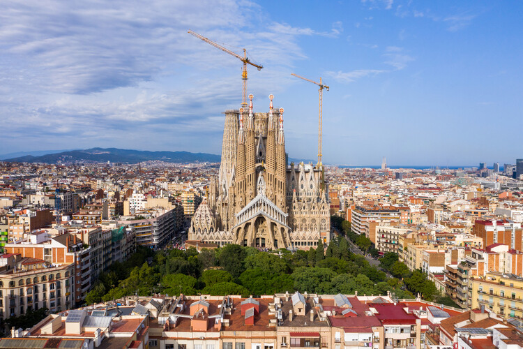 Барселона планирует запретить аренду квартир для туристов, чтобы облегчить жилищный кризис – изображение 5 из 6
