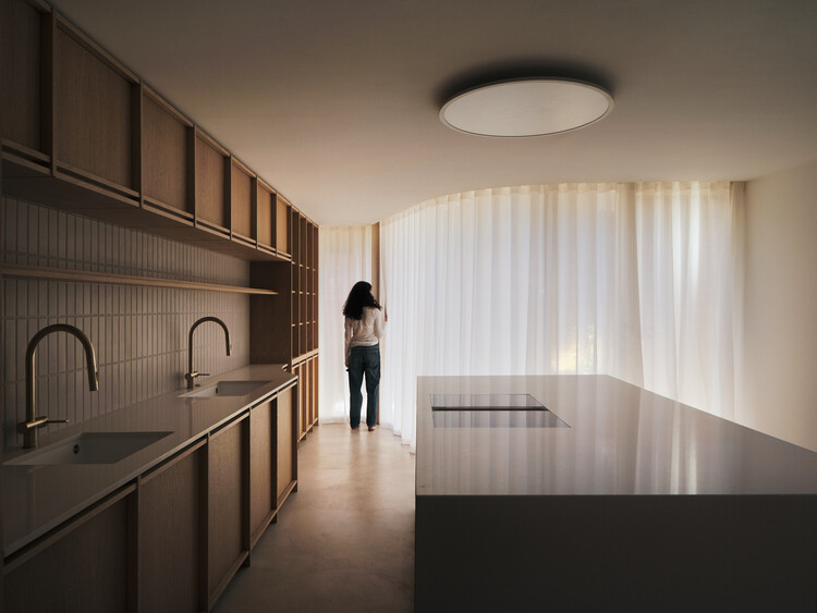 Crescent House / DROO Architects - Интерьерная фотография, Кухня, Раковина