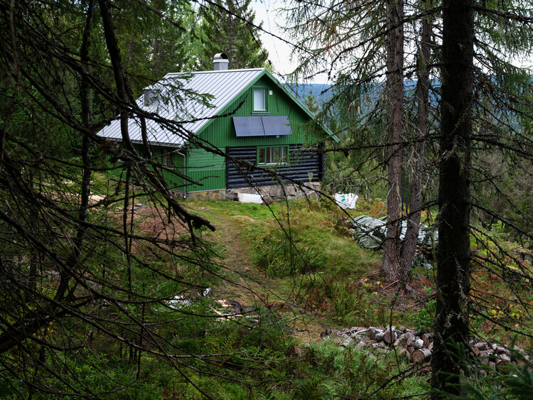 Бревенчатый домик / Kastler/Skjeseth Architects AS MNAL — изображение 2 из 18