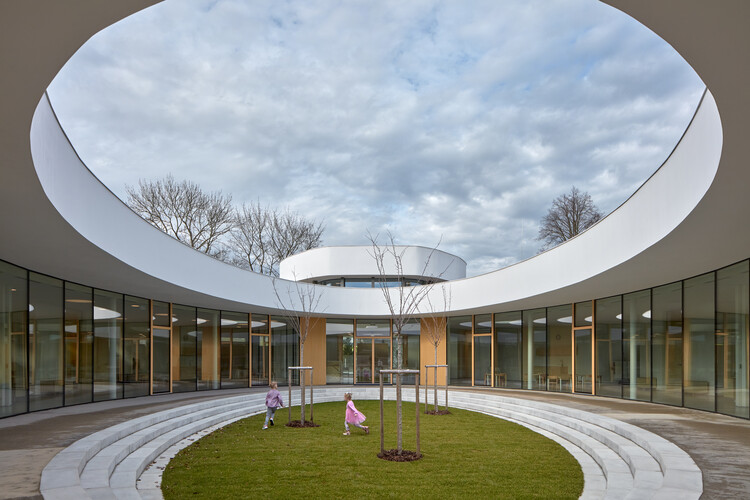 Детский сад GALAXIE eR Варнсдорф / Архитектурная студия RG — Изображение 1 из 39