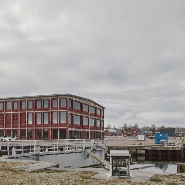 Офис Винхова превращает морские сооружения в мэрию Ден-Хелдера