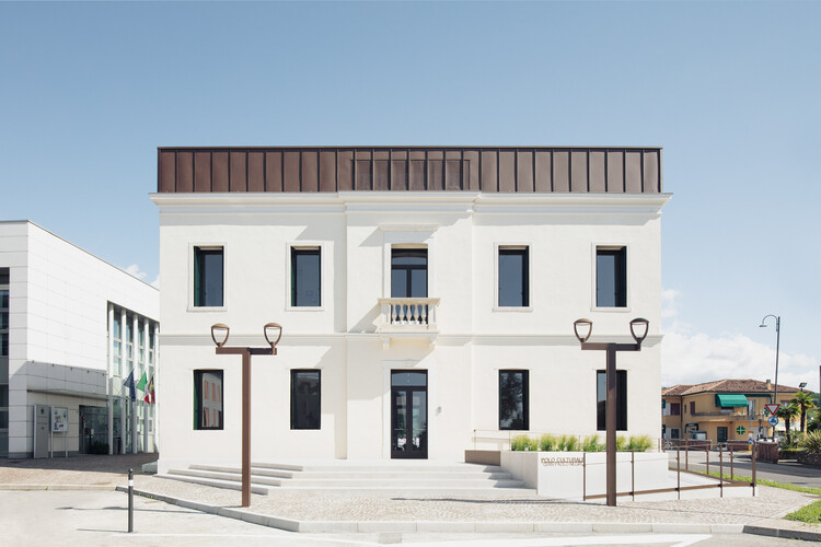 Реконструкция Нового культурного центра Джан Паоло Негри / Didonè Comacchio Architects — изображение 1 из 29