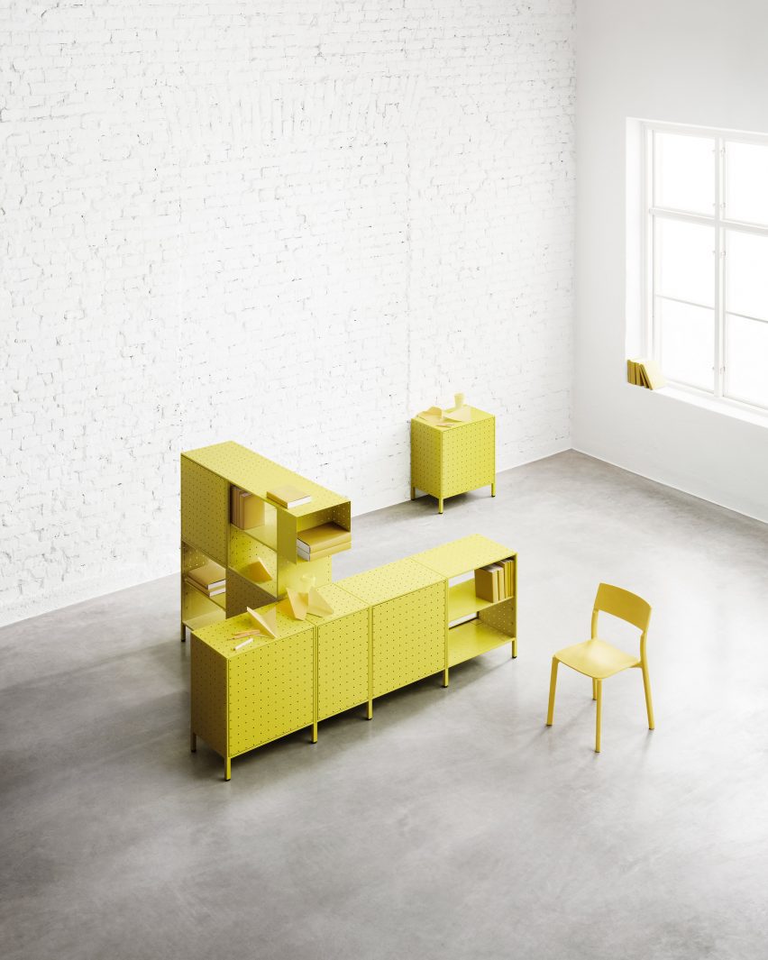 Центральная полка желтого цвета, разработанная Form Us With Love и произведенная String Furniture.