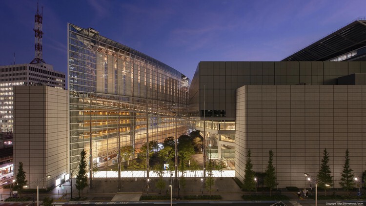 Токийский международный форум, спроектированный архитектурным бюро Rafael Viñoly Architects, получает двадцатипятилетнюю премию AIA - Изображение 2 из 3